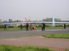初の滑走路 人力飛行機
